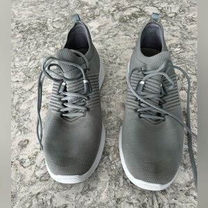 Men’s flex XP golf shoes. Size 11
